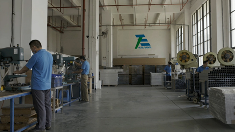 Στην επεξεργασία και παραγωγή αξεσουάρ προφίλ αλουμινίου, υποστηρίζεται η προσαρμογή.